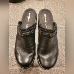 Black leather mules shoes